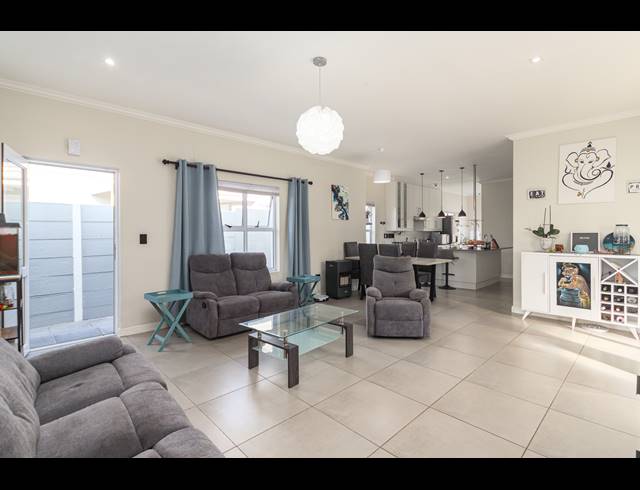 3 BEDROOM FREESTANDING SOLD IN SUNNINGDALE